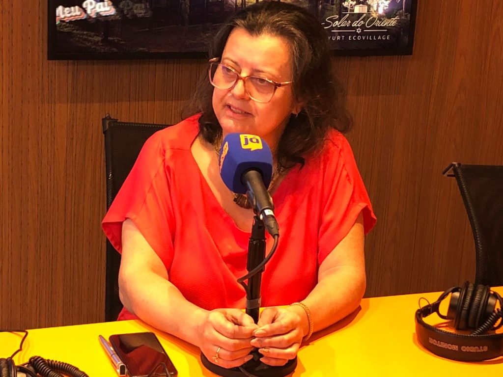 Assistente social fala sobre as matrículas para o EJA, em Orleans